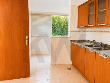 Apartamento T1 para Arrendamento em Caniço