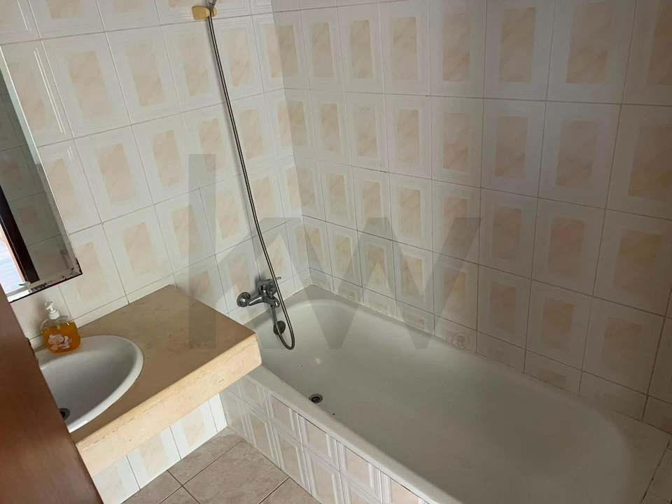 Apartamento T1 para Arrendamento em Caniço Foto 9