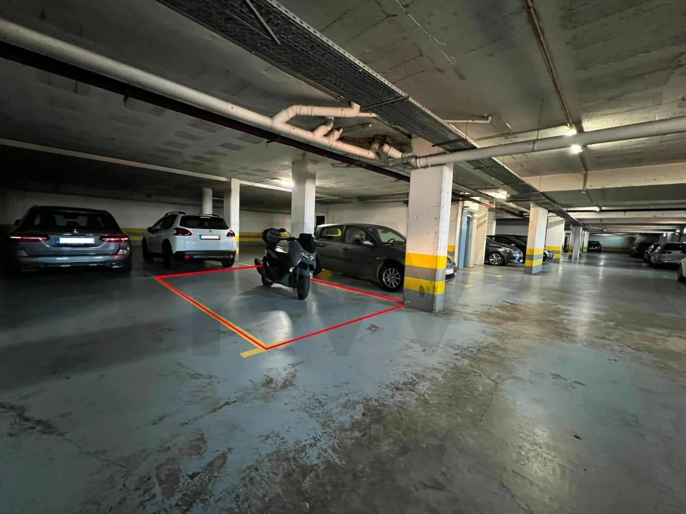Apartamento T1 para Arrendamento em Caniço Foto 14