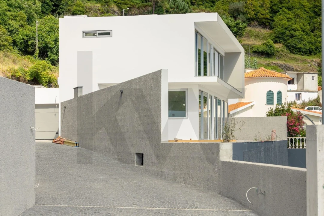 Moradia T3 para Venda em Arco da Calheta Foto 23