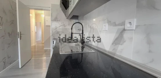Apartamento T3 para Venda em Laranjeiro e Feijó