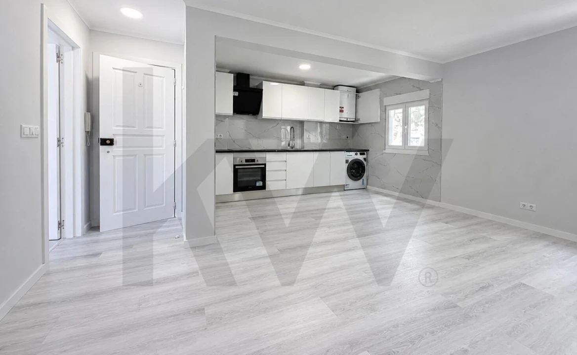 Apartamento T3 para Venda em Laranjeiro e Feijó Foto 2