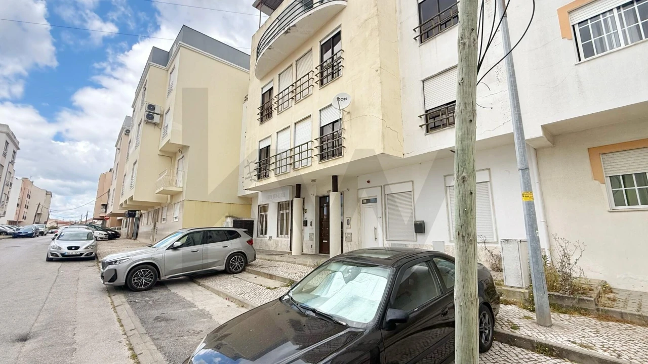 Apartamento T2 para Venda em Quinta do Conde Foto 1