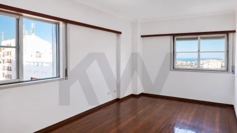 Apartamento T3 para Venda em Sacavém e Prior Velho