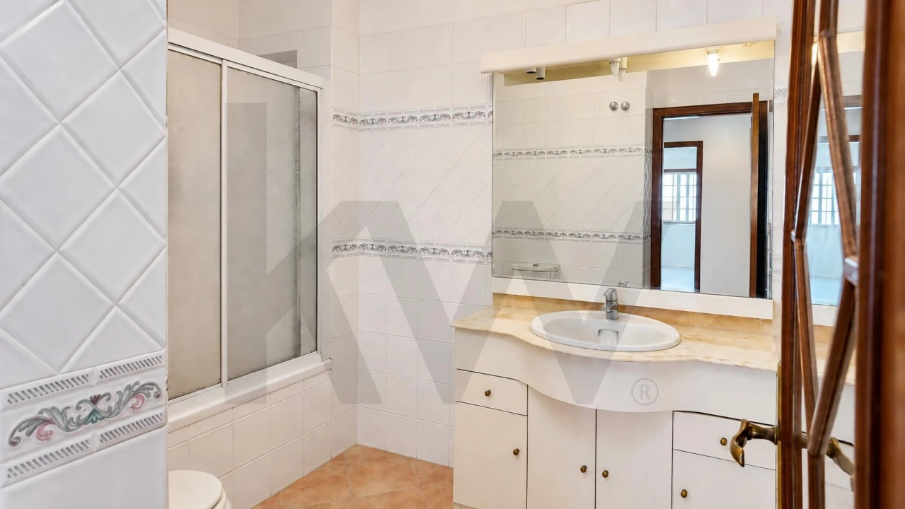 Apartamento T3 para Venda em Sacavém e Prior Velho Foto 12
