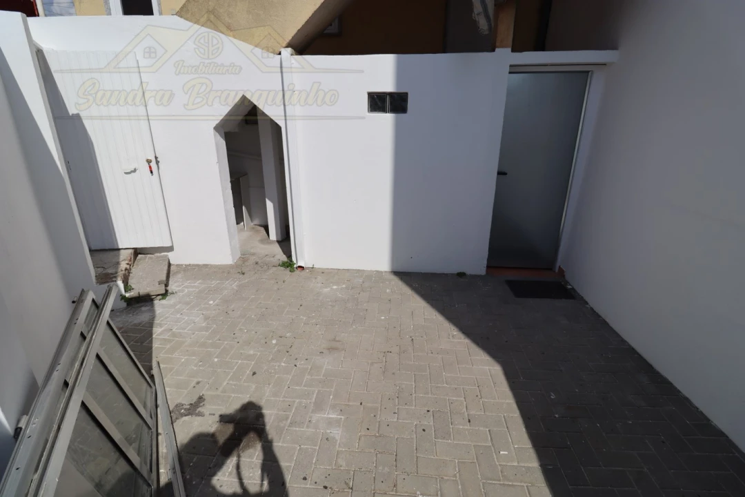 Apartamento T2 para Venda em Santa Maria, São Pedro e Matacães Foto 3