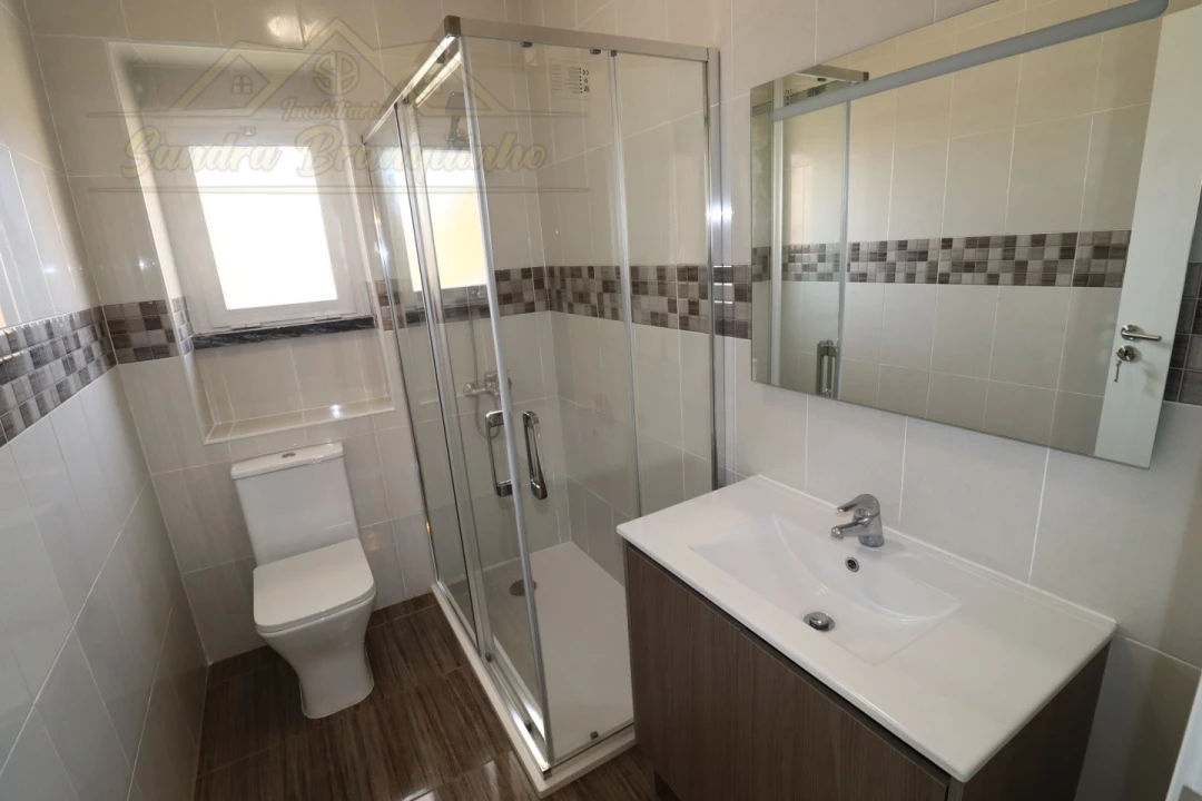 Apartamento T2 para Venda em Santa Maria, São Pedro e Matacães Foto 14