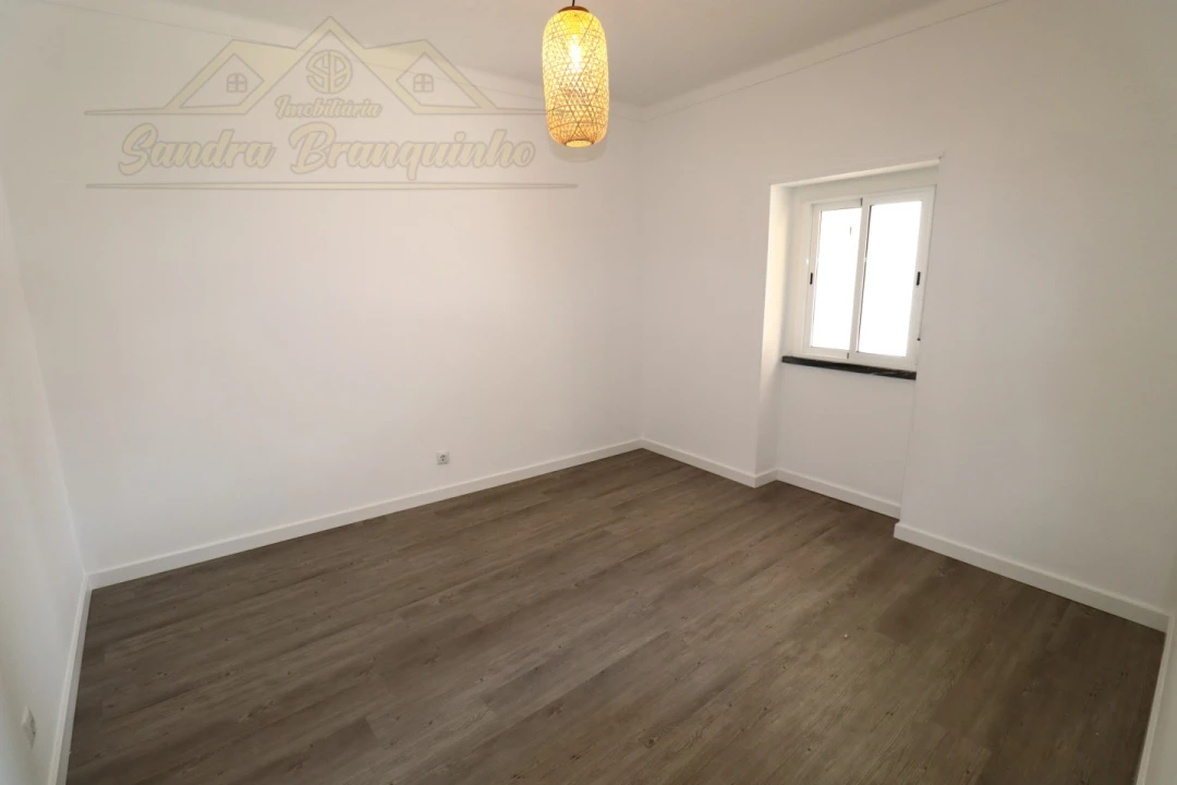 Apartamento T2 para Venda em Santa Maria, São Pedro e Matacães Foto 15