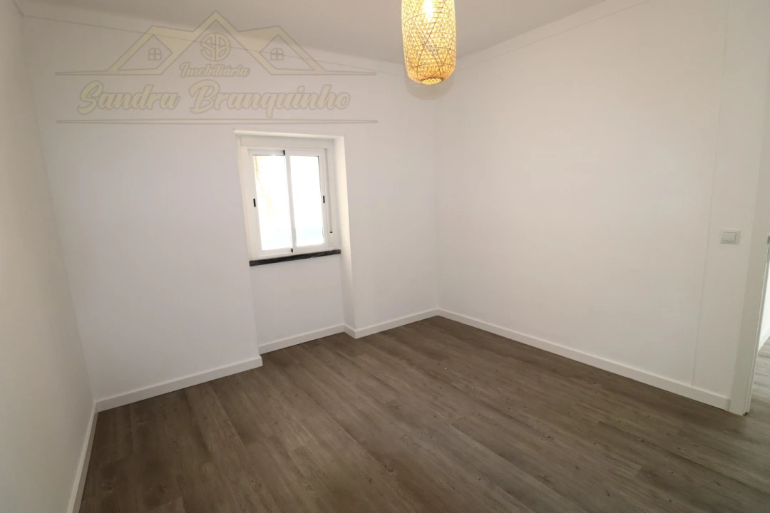 Apartamento T2 para Venda em Santa Maria, São Pedro e Matacães Foto 16