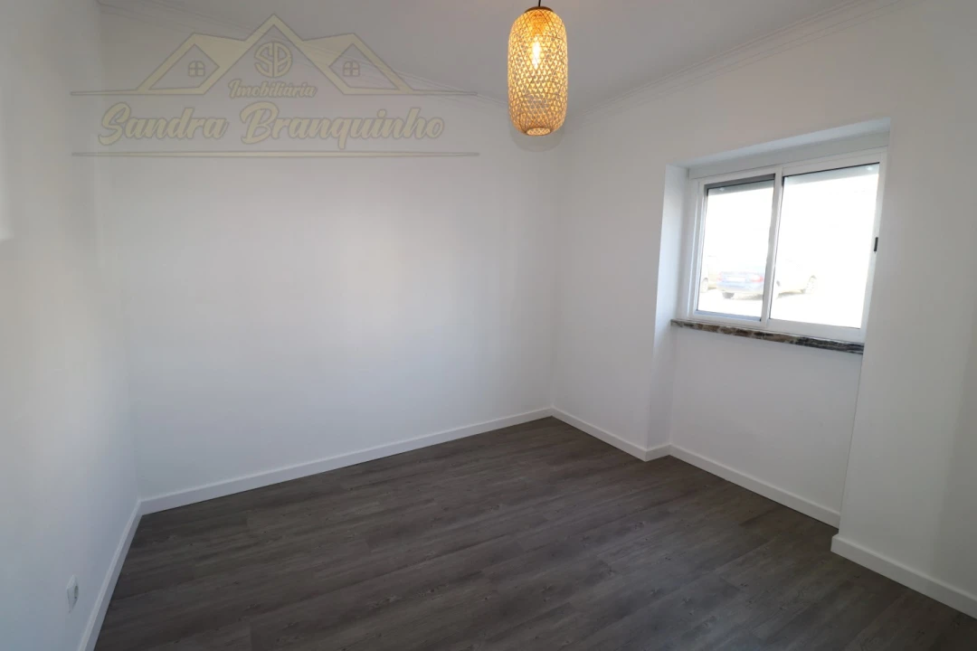 Apartamento T2 para Venda em Santa Maria, São Pedro e Matacães Foto 17