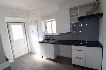 Apartamento T2 para Venda em Santa Maria, São Pedro e Matacães