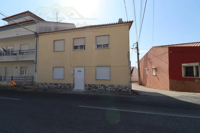 Apartamento T2 para Venda em Santa Maria, São Pedro e Matacães