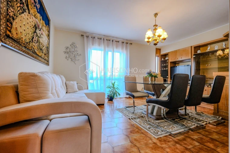 Apartamento T3 para Venda em Cidade da Maia Foto 2