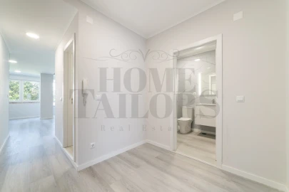Apartamento T2 para Venda em Oeiras e São Julião da Barra, Paço de Arcos e Caxias