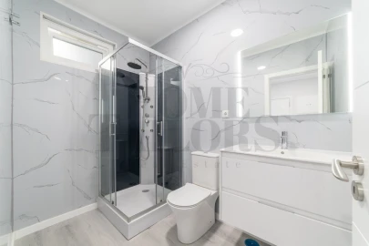 Apartamento T2 para Venda em Oeiras e São Julião da Barra, Paço de Arcos e Caxias