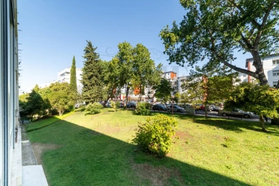 Apartamento T2 para Venda em Oeiras e São Julião da Barra, Paço de Arcos e Caxias