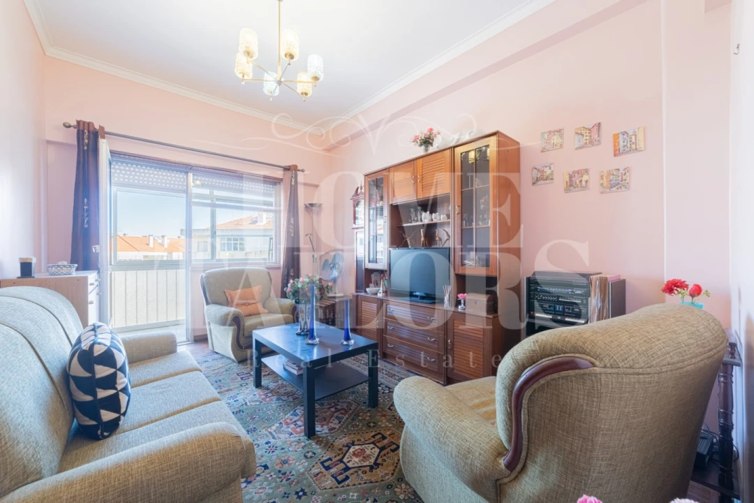 Apartamento T3 para Venda em Póvoa de Santo Adrião e Olival Basto Foto 3