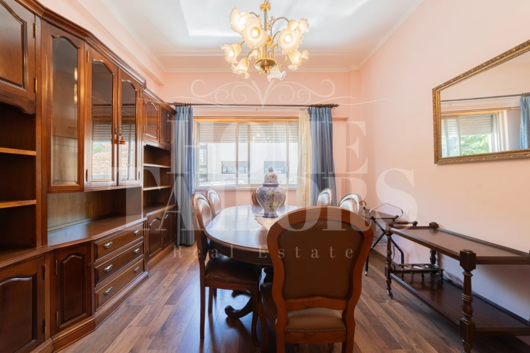 Apartamento T3 para Venda em Póvoa de Santo Adrião e Olival Basto Foto 2