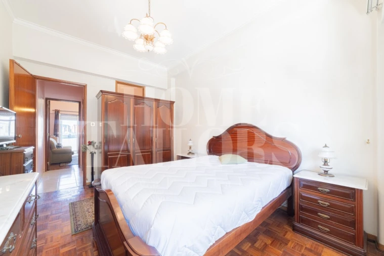 Apartamento T3 para Venda em Póvoa de Santo Adrião e Olival Basto Foto 6