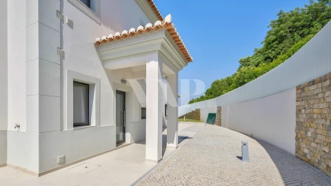 Moradia T9 para Venda em Loule (São Sebastião)