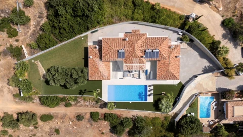 Moradia T9 para Venda em Loule (São Sebastião)