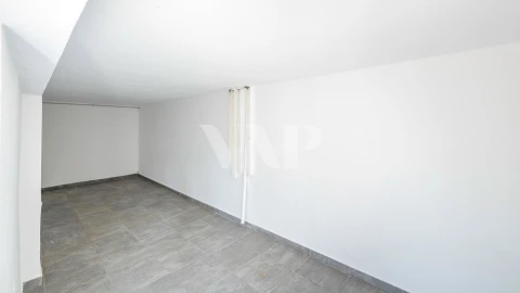 Moradia T9 para Venda em Loule (São Sebastião)
