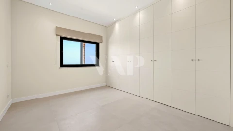 Moradia T9 para Venda em Loule (São Sebastião)