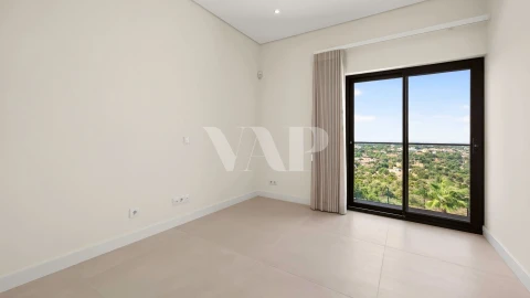 Moradia T9 para Venda em Loule (São Sebastião)