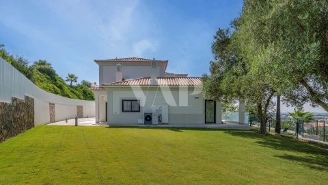 Moradia T9 para Venda em Loule (São Sebastião)