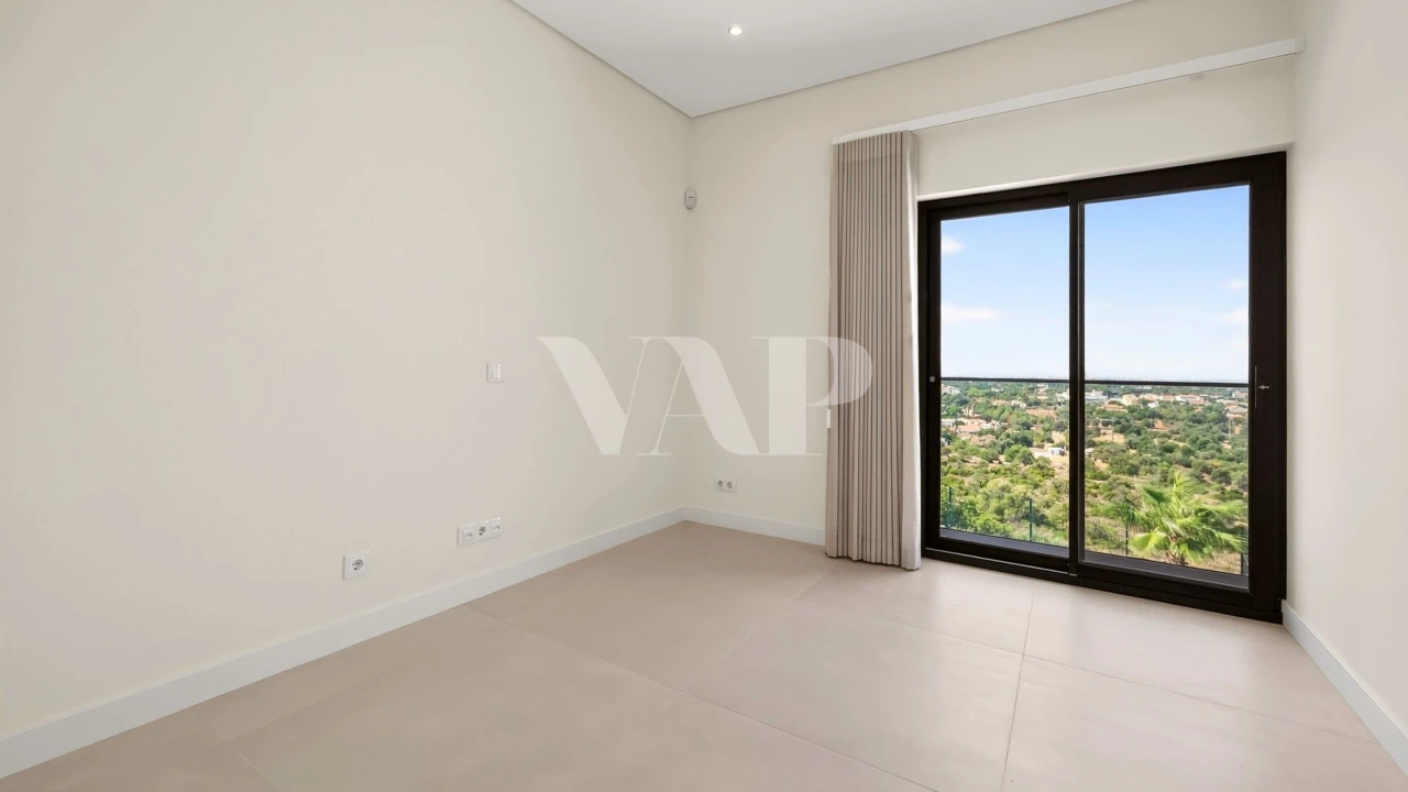 Moradia T9 para Venda em Loule (São Sebastião) Foto 41