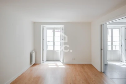 Apartamento T2 para Arrendamento em Sé Nova, Santa Cruz, Almedina e São Bartolomeu