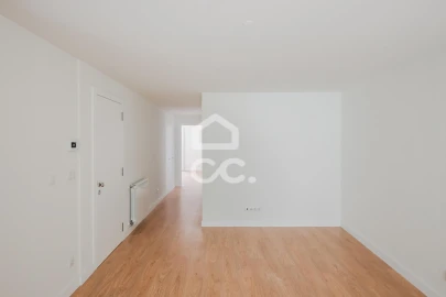 Apartamento T2 para Arrendamento em Sé Nova, Santa Cruz, Almedina e São Bartolomeu