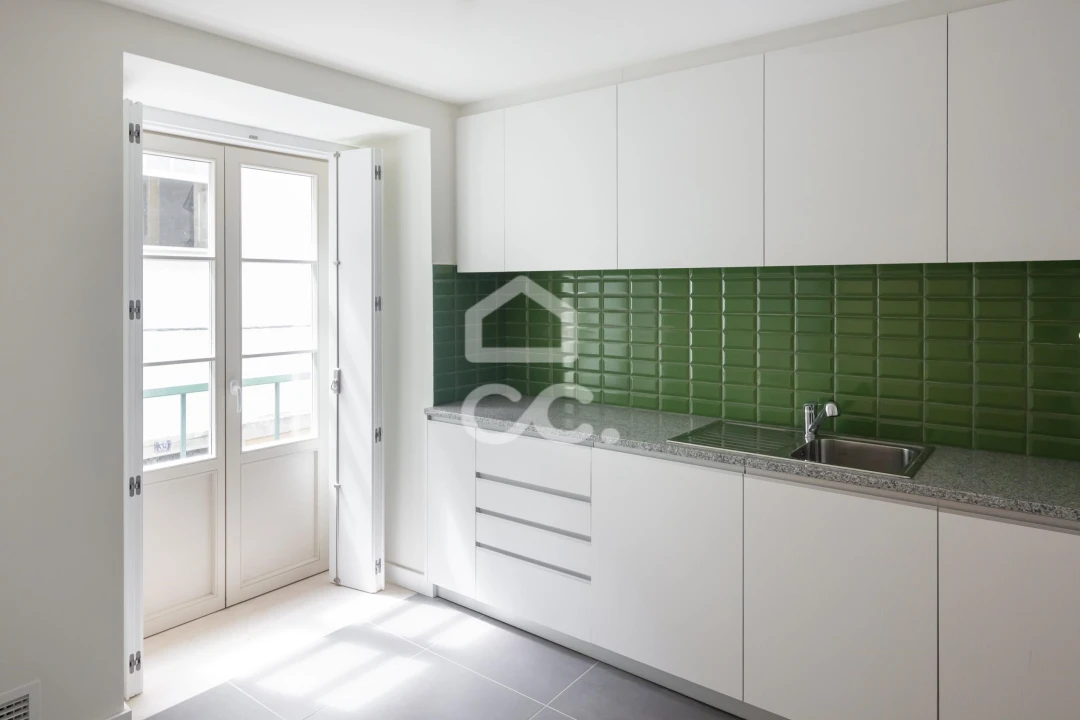 Apartamento T2 para Arrendamento em Sé Nova, Santa Cruz, Almedina e São Bartolomeu Foto 5