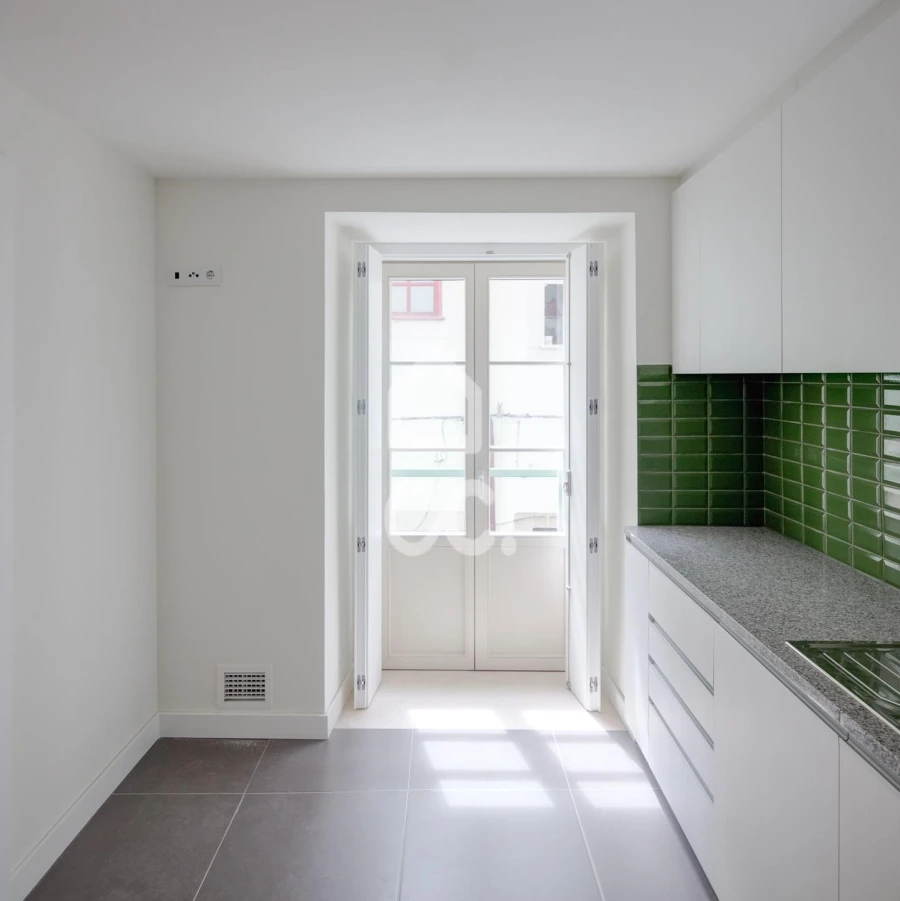 Apartamento T2 para Arrendamento em Sé Nova, Santa Cruz, Almedina e São Bartolomeu Foto 8