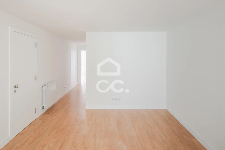 Apartamento T2 para Arrendamento em Sé Nova, Santa Cruz, Almedina e São Bartolomeu Foto 11