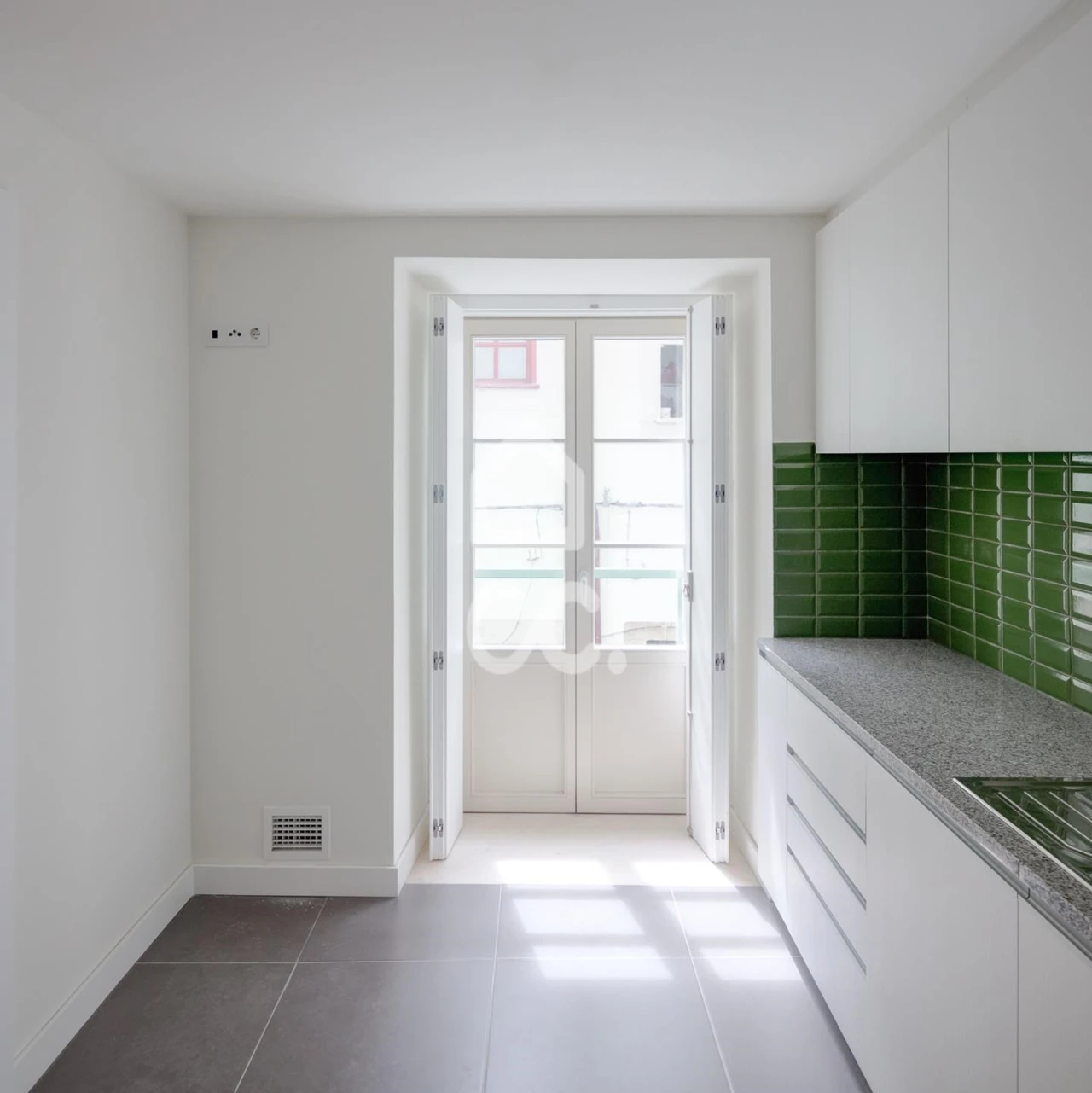 Apartamento T2 para Arrendamento em Sé Nova, Santa Cruz, Almedina e São Bartolomeu Foto 8