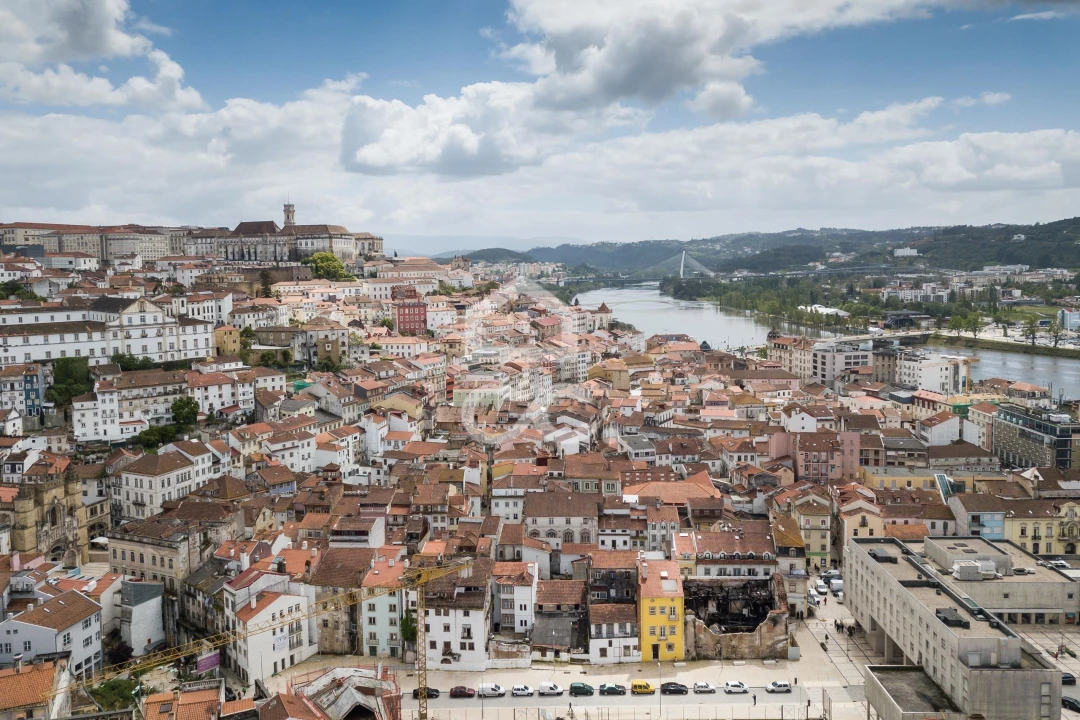 Apartamento T2 para Arrendamento em Sé Nova, Santa Cruz, Almedina e São Bartolomeu Foto 15