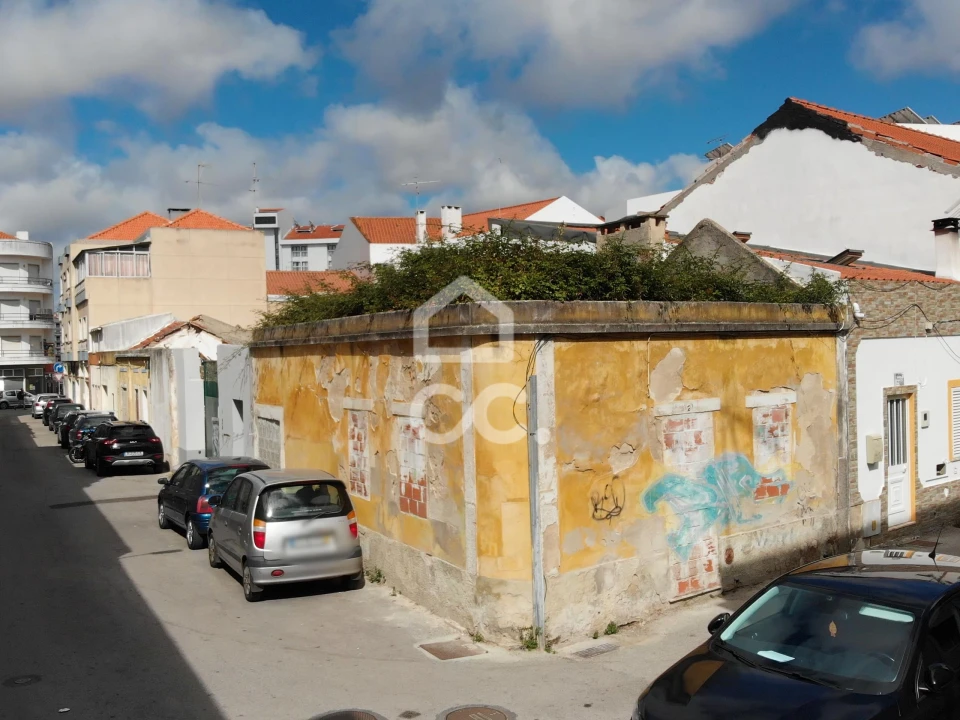 Moradia T3 para Venda em Caldas da Rainha - Santo Onofre e Serra do Bouro Foto 1