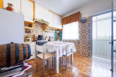 Moradia T2 para Venda em Estômbar e Parchal