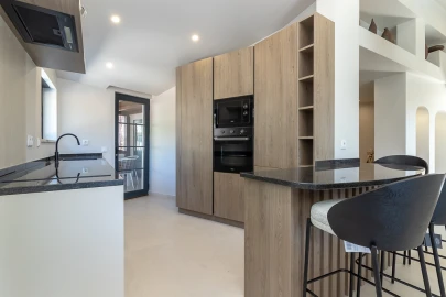 Moradia T5 para Venda em Ferragudo