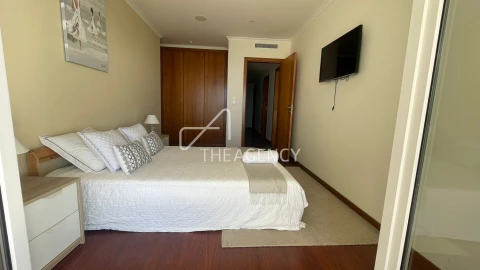 Apartamento T2 para Arrendamento em Sesimbra (Santiago)