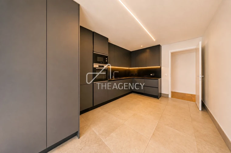 Apartamento T3 para Arrendamento em Avenidas Novas Foto 18