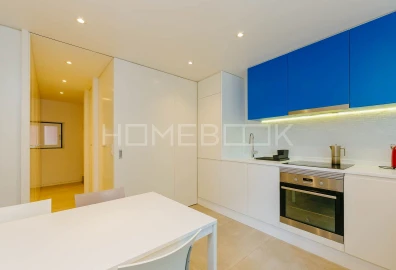 Apartamento T2 para Arrendamento em Santa Maria Maior