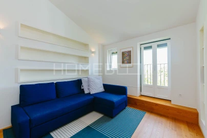 Apartamento T2 para Arrendamento em Santa Maria Maior
