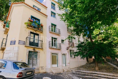 Apartamento T2 para Arrendamento em Santa Maria Maior