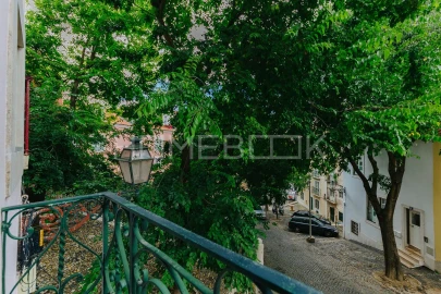 Apartamento T2 para Arrendamento em Santa Maria Maior