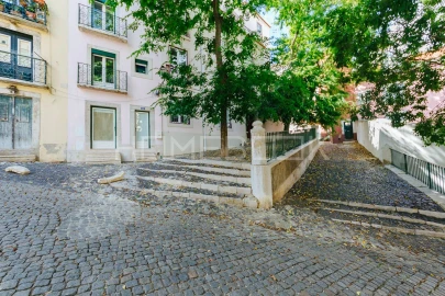 Apartamento T2 para Arrendamento em Santa Maria Maior