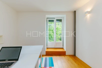 Apartamento T2 para Arrendamento em Santa Maria Maior