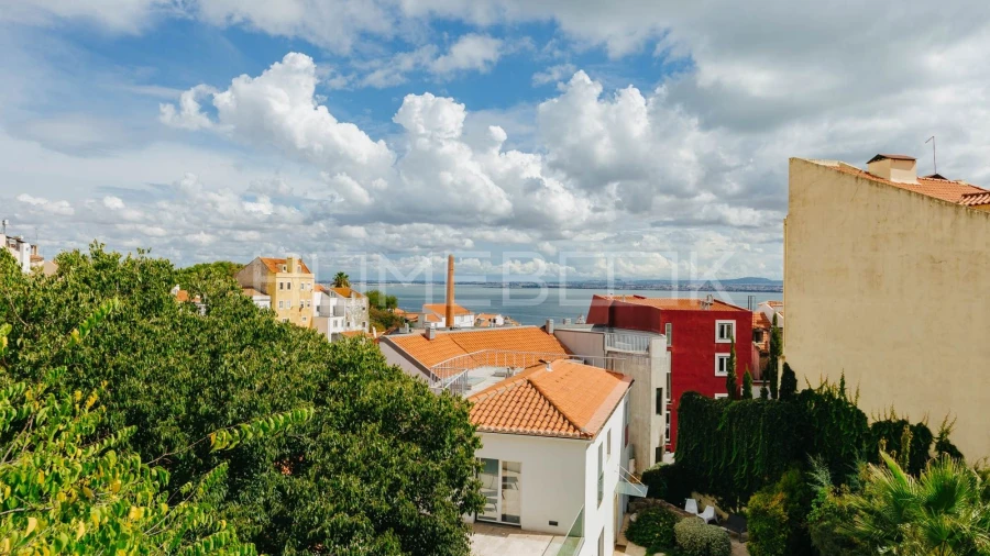 Apartamento T2 para Arrendamento em Santa Maria Maior
