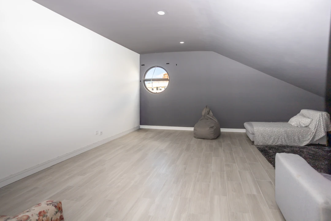 Apartamento T4 para Venda em Algueirão-Mem Martins Foto 51